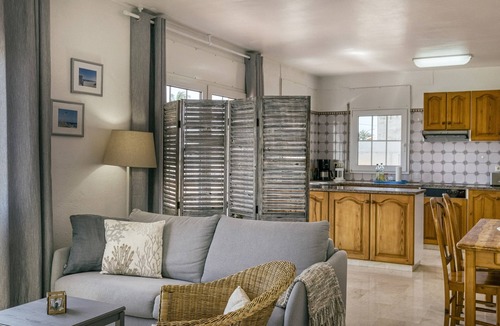 Empuriabrava Apartment | Apartment 'ART-Apartamentos Revilla Tacke A' with Sea View, Shared Pool & Wi-Fi
