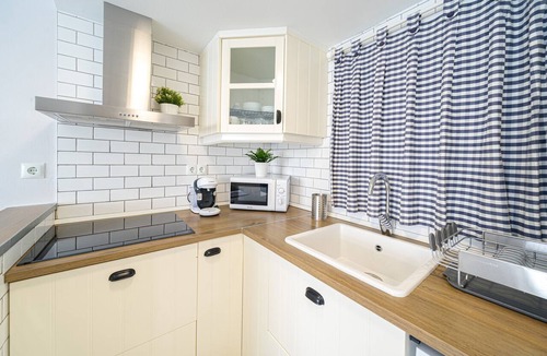 Benidorm Apartment | Apartment Avenida Madrid with Shared Pool and Garden