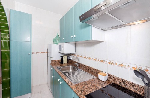 Cales Piques Apartment | Apartment 'Biniforcat 28' with Garden View, Wi-Fi and Air Conditioning