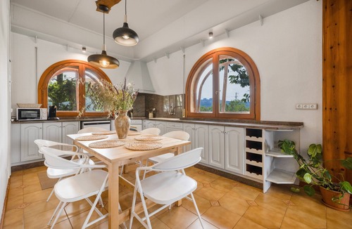 Horta de Sant Joan Apartment | Apartment 'Ca La Crish' with Mountain View, Shared Terrace and Wi-Fi