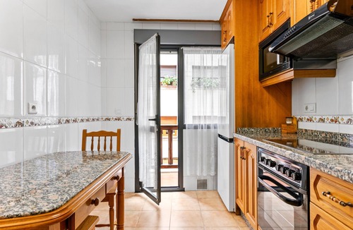 Cangas de Onis Apartment | Apartment 'Carmina El Fondon 3' with Balcony and Wi-Fi