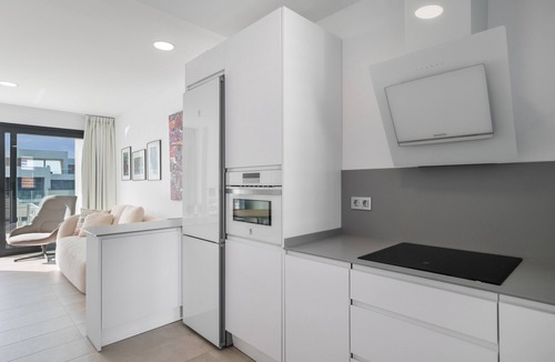 Bolonia Apartment | Apartment 'Casa África' with Shared Pool, Wi-Fi and Air Conditioning