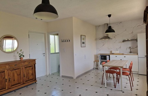 Alhendin Apartment | Apartment 'Casita Acogedora Con Piscina' with Shared Pool, Wi-Fi and Air Conditioning