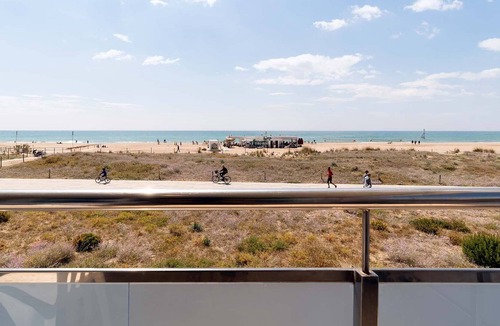Castelldefels Apartment | Apartment 'Denis Playa 107' near the beach with sea view, Wi-Fi, balcony and terrace.