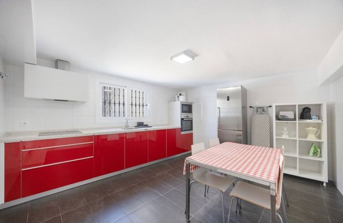 Sanlucar de Barrameda Apartment | Apartment 'Enjoy Sanlúcar de Barrameda' with Private Terrace, Wi-Fi, and Air Conditioning