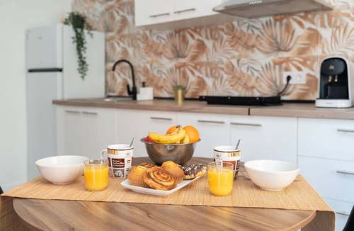Sant Adria de Besos Apartment | Apartment 2 Bedrooms. 10' walk to the Beach/20' Barcelona center/15' Forum Bcn