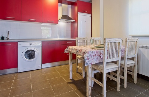 Sardon de los Frailes Apartment | Apartment 'Sardón De Los Frailes' with Shared Pool, Shared Garden and Wi-Fi