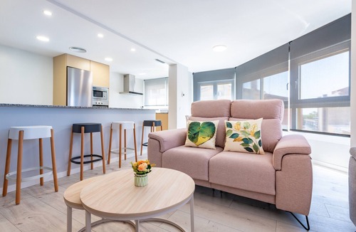 Benicarlo Apartment | Apartment 'Golden Sky 3ª' with Shared Terrace, Wi-Fi and Air Conditioning