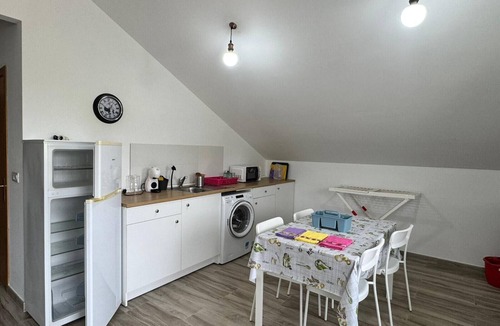 Foz Apartment | Apartment in Casa La Pradera: Mountain Views, Garden & Wi-Fi