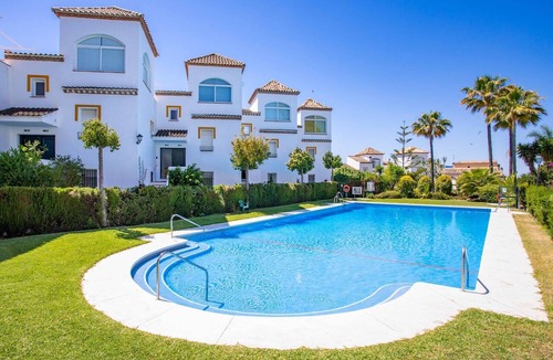 Urbanizacion Costabella Apartment | Apartment in Marbella near Costabella Beach