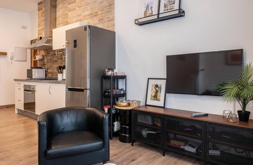 Feria Apartment | Apartment 'In The Center Of Seville' with Balcony, Wi-Fi and Air Conditioning