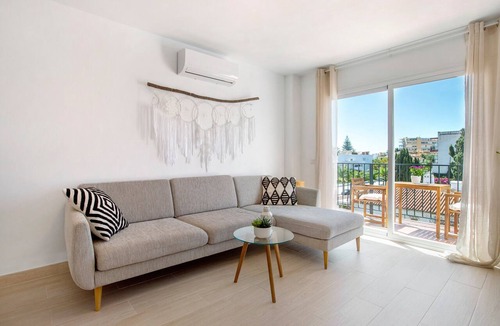 Carihuela Apartment | Apartment 'Joya' with Shared Pool, Wi-Fi and Air Conditioning