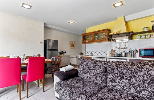 Carreno Apartment | Apartment 'La Llosa' with Mountain Views, Private Terrace and Wi-Fi