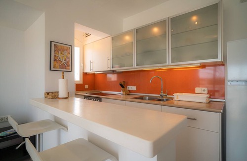 Es Pujols Apartment | Apartment 'Mirada I' with Open Views, Wi-Fi, and Air Conditioning