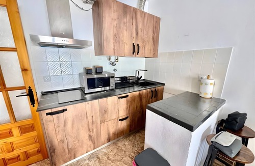 Trevelez Apartment | Apartment 'Rey Melchor' with Mountain View, Private Terrace and Wi-Fi