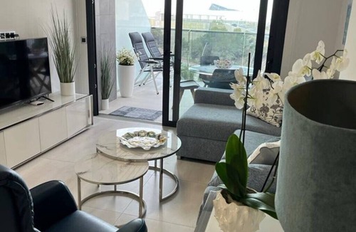 Benidorm Apartment | Apartment 'Sunset Waves' with Sea View, Wi-Fi and Air Conditioning