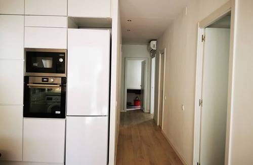 L'Antiga Esquerra de l'Eixample Apartment | Apartment 'Super Centríco Piso En Barcelona' with Wi-Fi and Air Conditioning