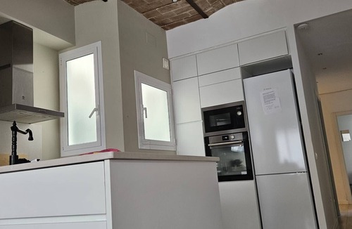 L'Antiga Esquerra de l'Eixample Apartment | Apartment 'Super Centríco Piso En Barcelona' with Wi-Fi and Air Conditioning