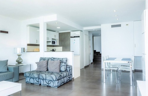 Puerto de Pollensa Apartment | Apartment 'Voramar 33B Joana Attic' with Sea View, Wi-Fi and Air Conditioning
