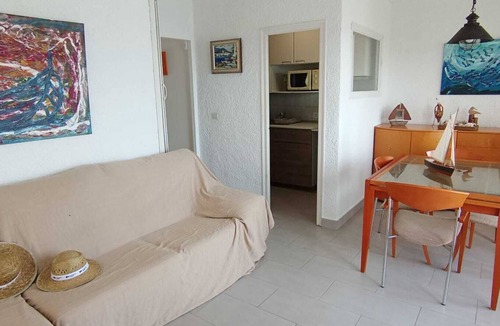 Port de la Selva Apartment | Apartment with large terrace facing the sea, to see the sunrise every morning.