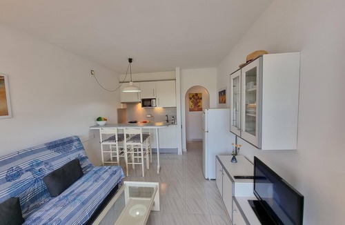Pedrinya Apartment | Apartment with sea view terrace and pool 50m from the beach