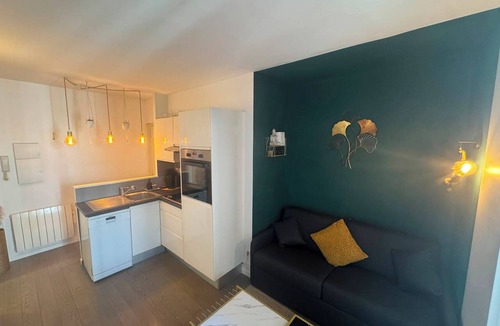 Combat Apartment | Appart 19