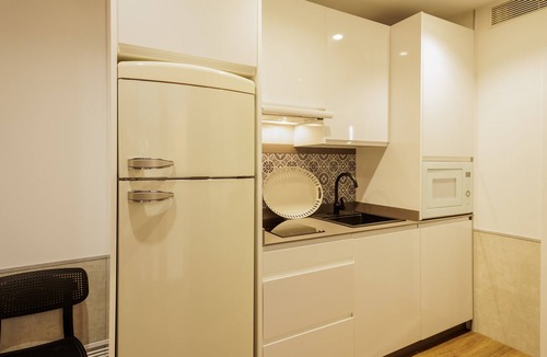 Museo Apartment | Arenal Seville Apartment: 2 Bedrooms, Pool, Wheelchair Access