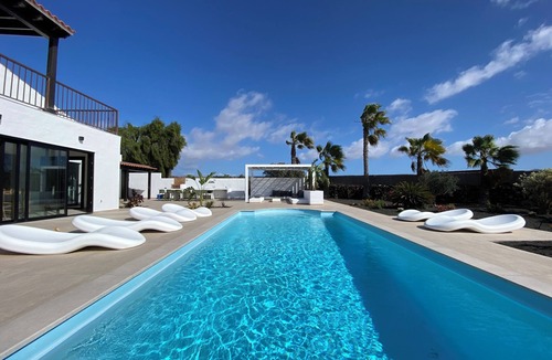 Lajares Villa | Authentic family villa located 10 minutes from the beach
