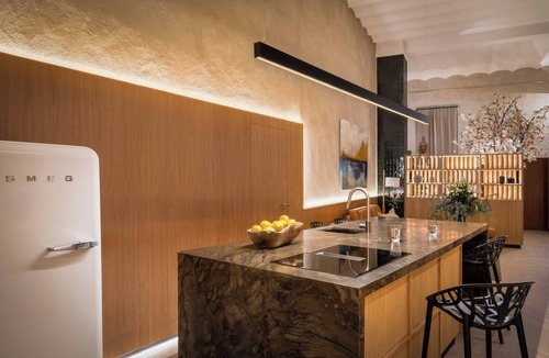 San Vicente Apartment | Avenue Luxury Apartment- Free Parking