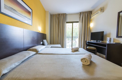 Cala de Bou Hotel | azuLine Hoteles Mar Amantis & Mar Amantis II