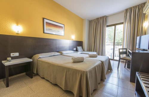 Cala de Bou Hotel | azuLine Hoteles Mar Amantis & Mar Amantis II