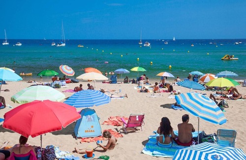 Palamos Apartment | B96ª - AP. 4/6 PERS. DIRECTLY ON THE BEACH - LA FOSCA - SEA VIEW - PARKING - WIFI
