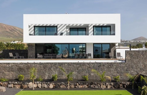Puerto Calero Villa | BAMANIJA by Buenavilla