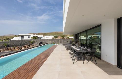 Puerto Calero Villa | BAMANIJA by Buenavilla