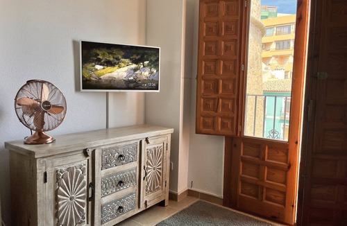 Old Town Apartment | Beach holiday or work from home in Historic Old Town 4min walk to beach