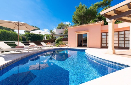 Urbanitzacio Gotmar Villa | Beach Villa Margot for six people with people