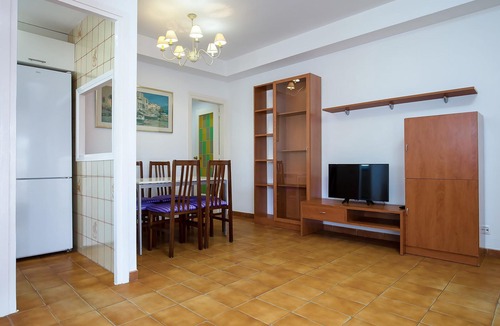Port de la Selva Apartment | Beachside Ground Floor Apartment in Port de la Selva - Mountain Views, Terrace, WiFi, Parking