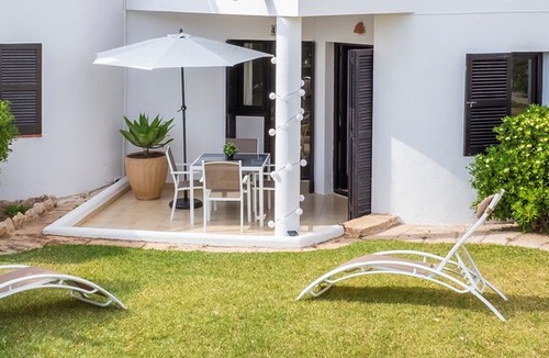 Cales Piques Apartment | Beautiful Apartment Located on a Cove