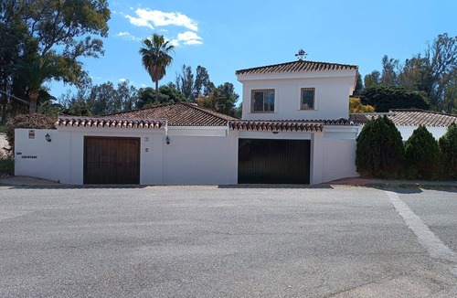 New Golden Mile Ski Chalet | BEAUTIFUL HOUSE 5 MINUTES WALKING FROM THE BEACH