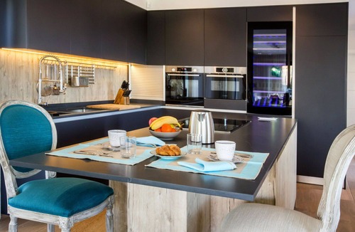 Cansalades Villa | Beautiful private villa for 8 people with A/C, WIFI, hot tub, private pool, TV and patio