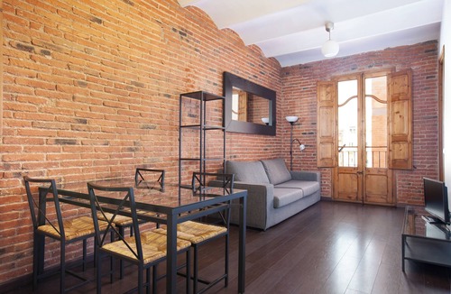 La Sagrada Familia House | Best Location Sagrada Familia Classic Apartment With A/C and