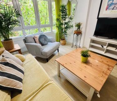Capuchinos Apartment | Bonito y céntrico piso con dos camas de matrimonio y free parking