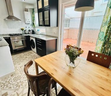 Capuchinos Apartment | Bonito y céntrico piso con dos camas de matrimonio y free parking