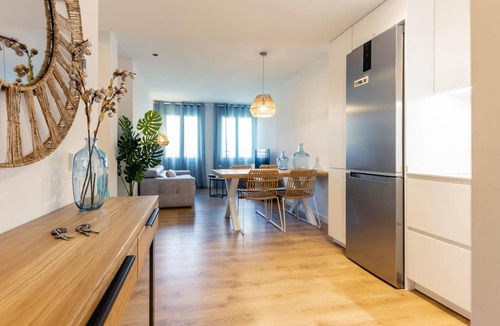 el Mercadal Apartment | Bravissimo Gerió, 2-bedroom apartment in central Girona