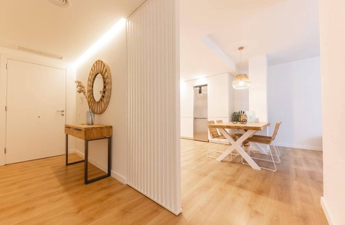el Mercadal Apartment | Bravissimo Sirenes, 2-bedroom apartment in central Girona