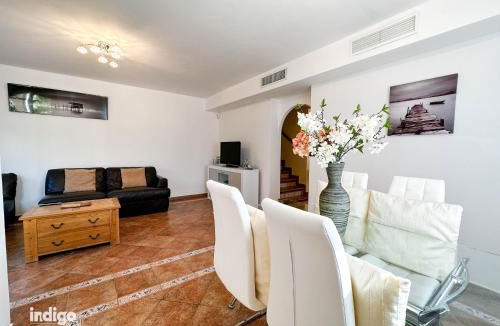 Costa Esuri House | Bright 3-Bedroom Townhouse - Las Lomas - BAU01