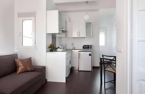 La Sagrada Familia House | Bright classic penthouse with terrace by Sagrada Familia wit