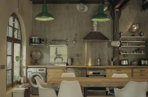 Nino Jesus Apartment | Bright Industrial-Chic Home with Garden, Gym & Parking Near Retiro Park