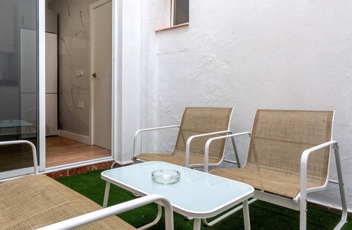 Doctor Barraquer-Grupo Renfe-Policlinico Apartment | Bright Spacious Apartment with Private Terrace & Air Conditioning in Seville