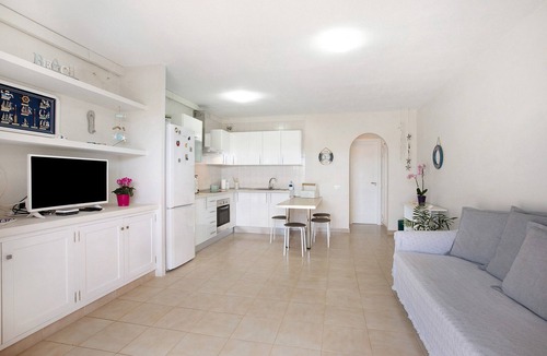 Los Gigantes Apartment | Bright Tenerife Apartment Near the Beach: Pool, Private Terrace and Wi-Fi